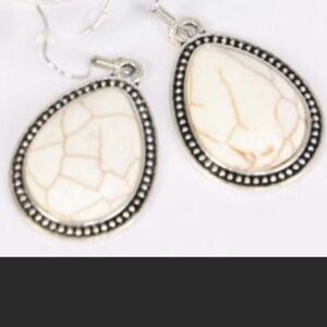 1 pair Metal BohoChic Semi-precious stone earrings